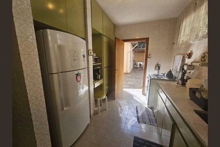 Casa à venda com 223m², 4 quartos e 4 vagas