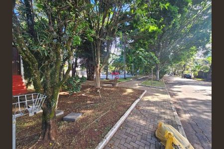 Casa à venda com 223m², 4 quartos e 4 vagas