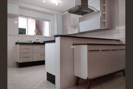 Casa à venda com 219m², 3 quartos e 4 vagas Casa à venda com 219m², 3 quartos e 4 vagasCozinha