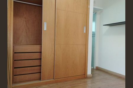 Casa à venda com 219m², 3 quartos e 4 vagas Casa à venda com 219m², 3 quartos e 4 vagasQuarto