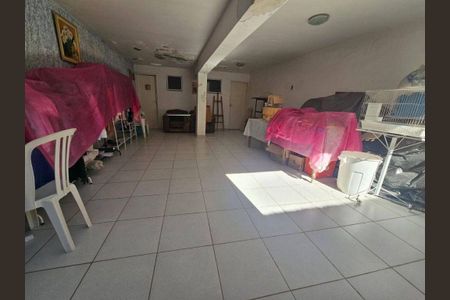 Casa à venda com 263m², 3 quartos e 3 vagas