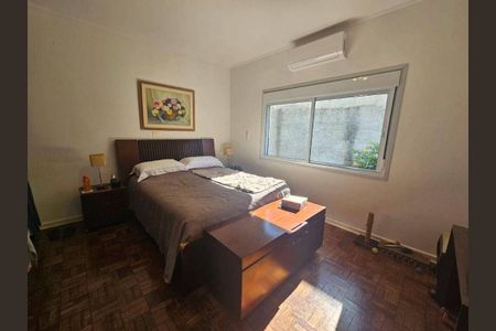 Casa à venda com 3 quartos, 263m² em Vila Universitaria, São Paulo