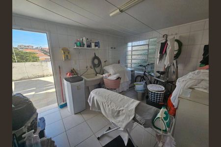 Casa à venda com 263m², 3 quartos e 3 vagas