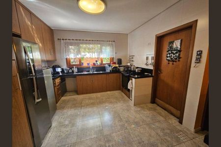 Casa à venda com 4 quartos, 500m² em Butantã, São Paulo