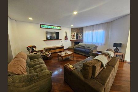 Casa à venda com 4 quartos, 500m² em Butantã, São Paulo