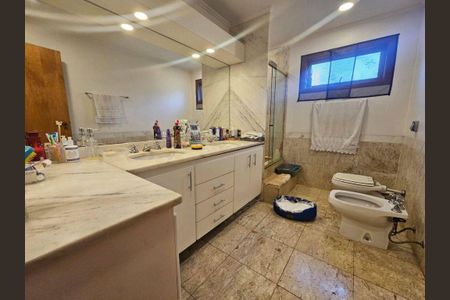 Casa à venda com 4 quartos, 500m² em Butantã, São Paulo