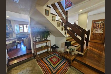 Casa à venda com 4 quartos, 500m² em Butantã, São Paulo