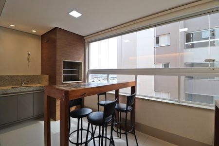 Apartamento para alugar com 102m², 3 quartos e 2 vagasVaranda