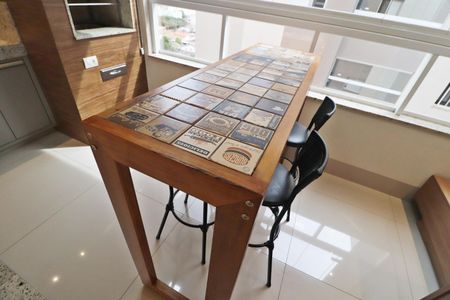 Apartamento para alugar com 102m², 3 quartos e 2 vagasVaranda
