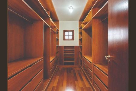 Casa à venda com 485m², 5 quartos e 5 vagas