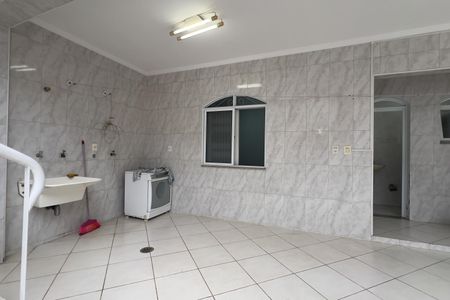 Casa à venda com 230m², 3 quartos e 4 vagasÁrea de Serviço e Churrasqueira
