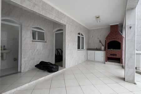 Casa à venda com 230m², 3 quartos e 4 vagasÁrea de Serviço e Churrasqueira