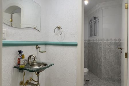 Casa à venda com 230m², 3 quartos e 4 vagasLavabo