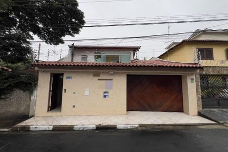 Casa à venda com 230m², 3 quartos e 4 vagasFachada com placa
