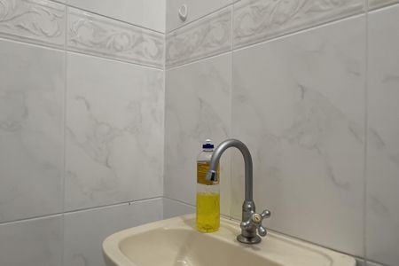 Casa à venda com 230m², 3 quartos e 4 vagasBanheiro de serviço