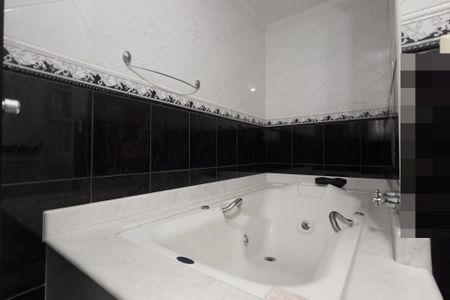 Casa à venda com 230m², 3 quartos e 4 vagasBanheiro da Suíte 3
