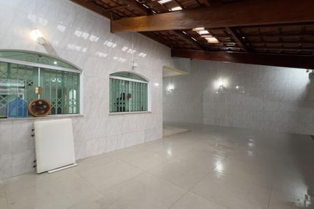 Casa à venda com 230m², 3 quartos e 4 vagasGaragem
