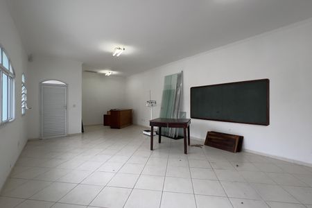 Casa à venda com 230m², 3 quartos e 4 vagasEdícula