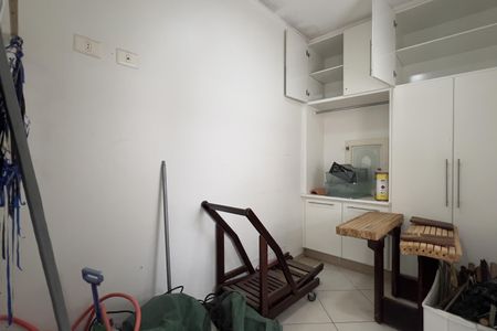 Casa à venda com 230m², 3 quartos e 4 vagasQuartos de Serviço