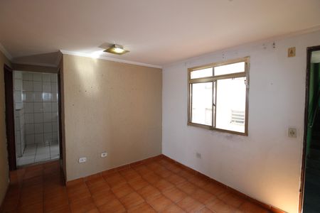 Sala de apartamento para alugar com 2 quartos, 50m² em Conjunto Habitacional Fazenda do Carmo, São Paulo