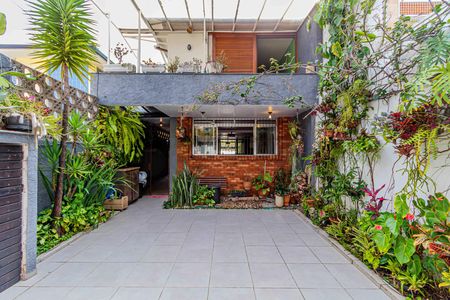 Casa para alugar com 134m², 3 quartos e 3 vagas Casa para alugar com 134m², 3 quartos e 3 vagasGaragem