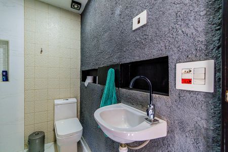 Casa para alugar com 134m², 3 quartos e 3 vagas Casa para alugar com 134m², 3 quartos e 3 vagasEscritório - Banheiro