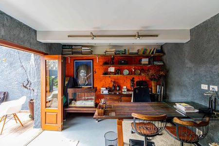 Casa para alugar com 134m², 3 quartos e 3 vagas Casa para alugar com 134m², 3 quartos e 3 vagasEscritório