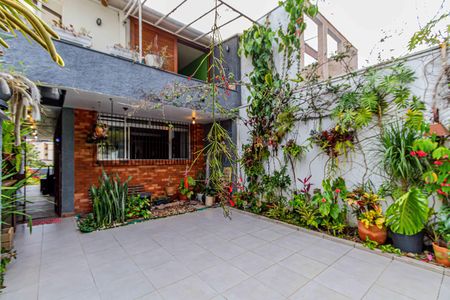 Casa para alugar com 134m², 3 quartos e 3 vagas Casa para alugar com 134m², 3 quartos e 3 vagasGaragem