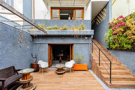 Casa para alugar com 134m², 3 quartos e 3 vagas Casa para alugar com 134m², 3 quartos e 3 vagasÁrea externa