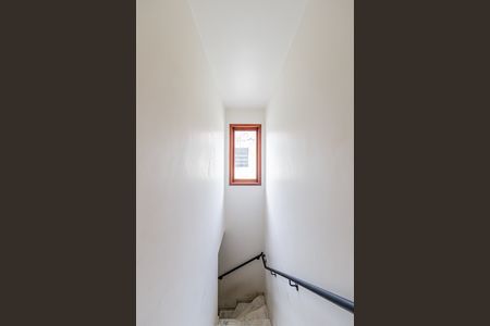 Casa para alugar com 134m², 3 quartos e 3 vagas Casa para alugar com 134m², 3 quartos e 3 vagasEscada