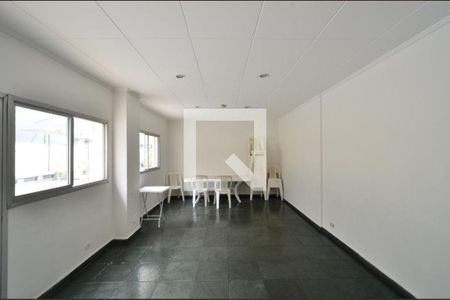 Apartamento à venda com 48m², 2 quartos e 1 vaga Apartamento à venda com 48m², 2 quartos e 1 vagaÁrea comum - Salão de festas
