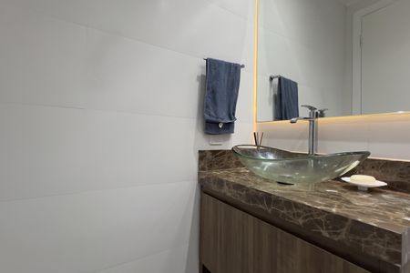 Apartamento à venda com 62m², 2 quartos e 1 vaga Apartamento à venda com 62m², 2 quartos e 1 vagaBanheiro