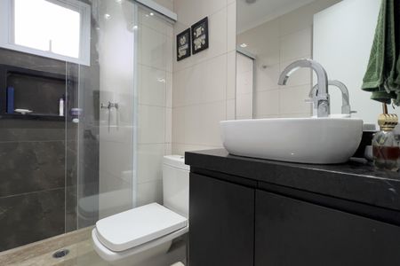 Apartamento à venda com 62m², 2 quartos e 1 vaga Apartamento à venda com 62m², 2 quartos e 1 vagaBanheiro da Suíte