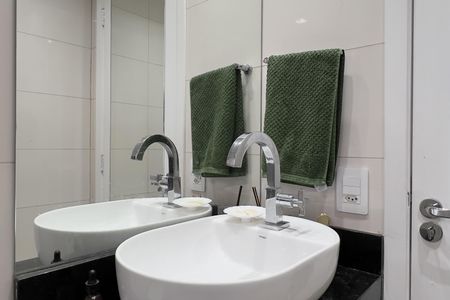 Apartamento à venda com 62m², 2 quartos e 1 vaga Apartamento à venda com 62m², 2 quartos e 1 vagaBanheiro da Suíte