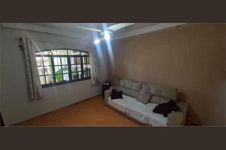 Casa à venda com 3 quartos, 212m² em Jardim Edith, São Paulo