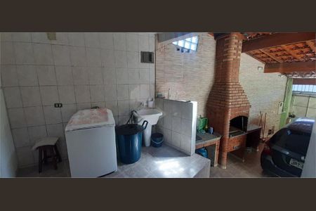 Casa à venda com 3 quartos, 212m² em Jardim Edith, São Paulo