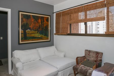 Apartamento à venda com 247m², 4 quartos e 4 vagas Apartamento à venda com 247m², 4 quartos e 4 vagasSala de TV