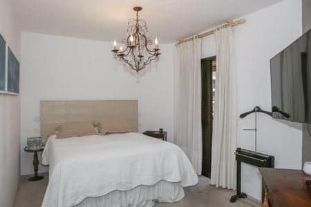 Apartamento à venda com 247m², 4 quartos e 4 vagas Apartamento à venda com 247m², 4 quartos e 4 vagasSuíte 1