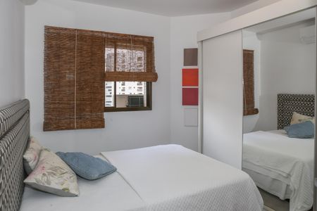 Apartamento à venda com 247m², 4 quartos e 4 vagas Apartamento à venda com 247m², 4 quartos e 4 vagasQuarto 3