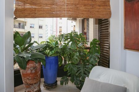 Apartamento à venda com 247m², 4 quartos e 4 vagas Apartamento à venda com 247m², 4 quartos e 4 vagasSala