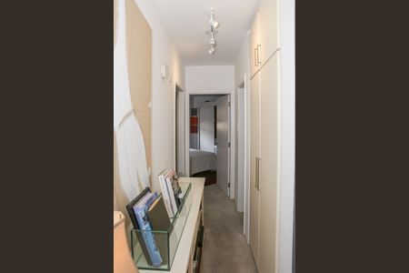 Apartamento à venda com 247m², 4 quartos e 4 vagas Apartamento à venda com 247m², 4 quartos e 4 vagasCorredor