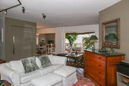 Apartamento à venda com 247m², 4 quartos e 4 vagas Apartamento à venda com 247m², 4 quartos e 4 vagasSala