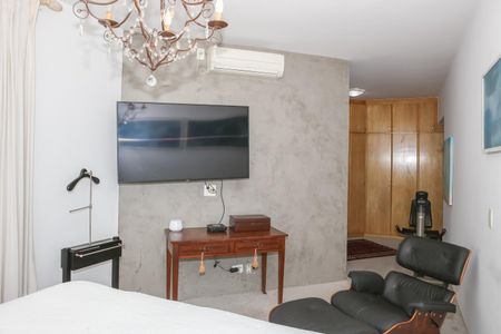 Apartamento à venda com 247m², 4 quartos e 4 vagas Apartamento à venda com 247m², 4 quartos e 4 vagasSuíte 1