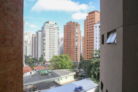 Apartamento à venda com 247m², 4 quartos e 4 vagas Apartamento à venda com 247m², 4 quartos e 4 vagasVista da Sala de TV