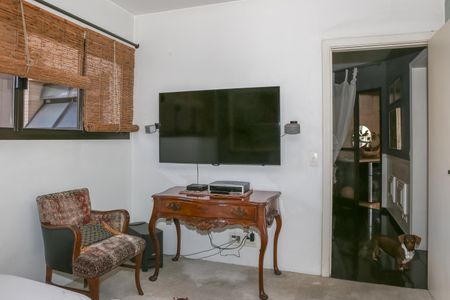 Apartamento à venda com 247m², 4 quartos e 4 vagas Apartamento à venda com 247m², 4 quartos e 4 vagasSala de TV