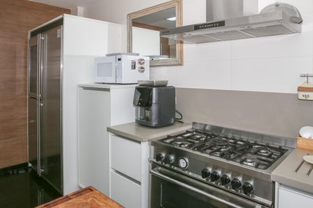 Apartamento à venda com 247m², 4 quartos e 4 vagas Apartamento à venda com 247m², 4 quartos e 4 vagasCozinha