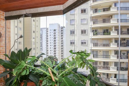 Apartamento à venda com 247m², 4 quartos e 4 vagas Apartamento à venda com 247m², 4 quartos e 4 vagasVista do Quarto 4