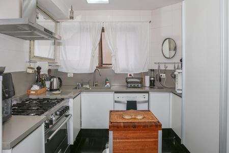 Apartamento à venda com 247m², 4 quartos e 4 vagas Apartamento à venda com 247m², 4 quartos e 4 vagasCozinha