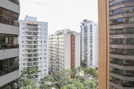 Apartamento à venda com 247m², 4 quartos e 4 vagas Apartamento à venda com 247m², 4 quartos e 4 vagasVista da Sala