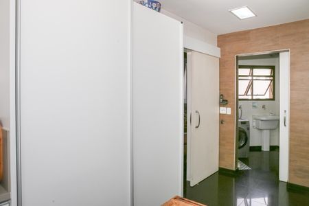 Apartamento à venda com 247m², 4 quartos e 4 vagas Apartamento à venda com 247m², 4 quartos e 4 vagasCozinha